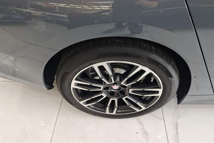 Used BMW 5 Series 2024 530Li Leading Model M Sport Package Exterior 2