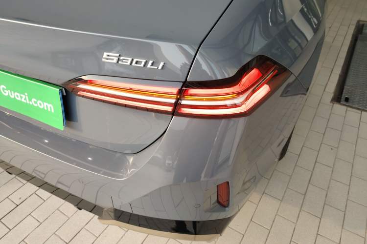 Used BMW 5 Series 2024 530Li Leading Model M Sport Package Exterior 3