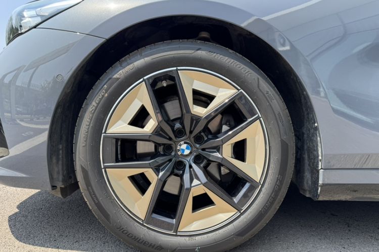 Used BMW 5 Series 2024 530Li Leading Model M Sport Package Exterior 4