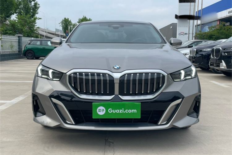 Used BMW 5 Series 2024 530Li Leading Model M Sport Package Exterior 6