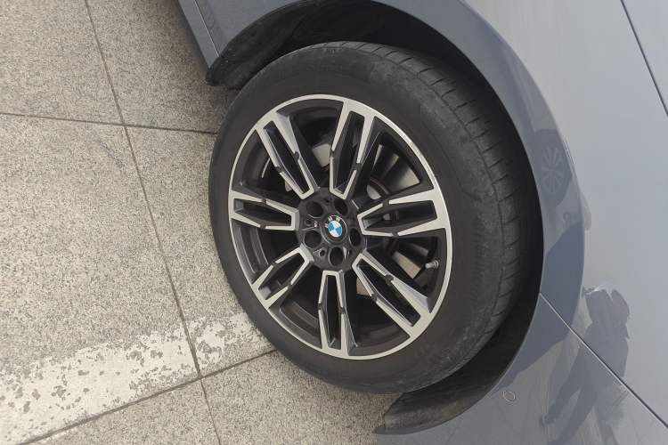 Used BMW 5 Series 2024 530Li Leading Model M Sport Package Exterior 7