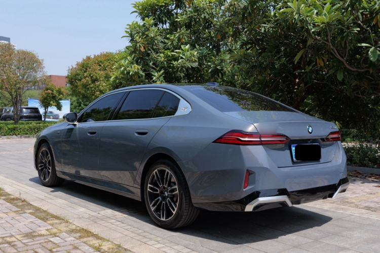 Used BMW 5 Series 2024 530Li Leading Model M Sport Package Exterior 7
