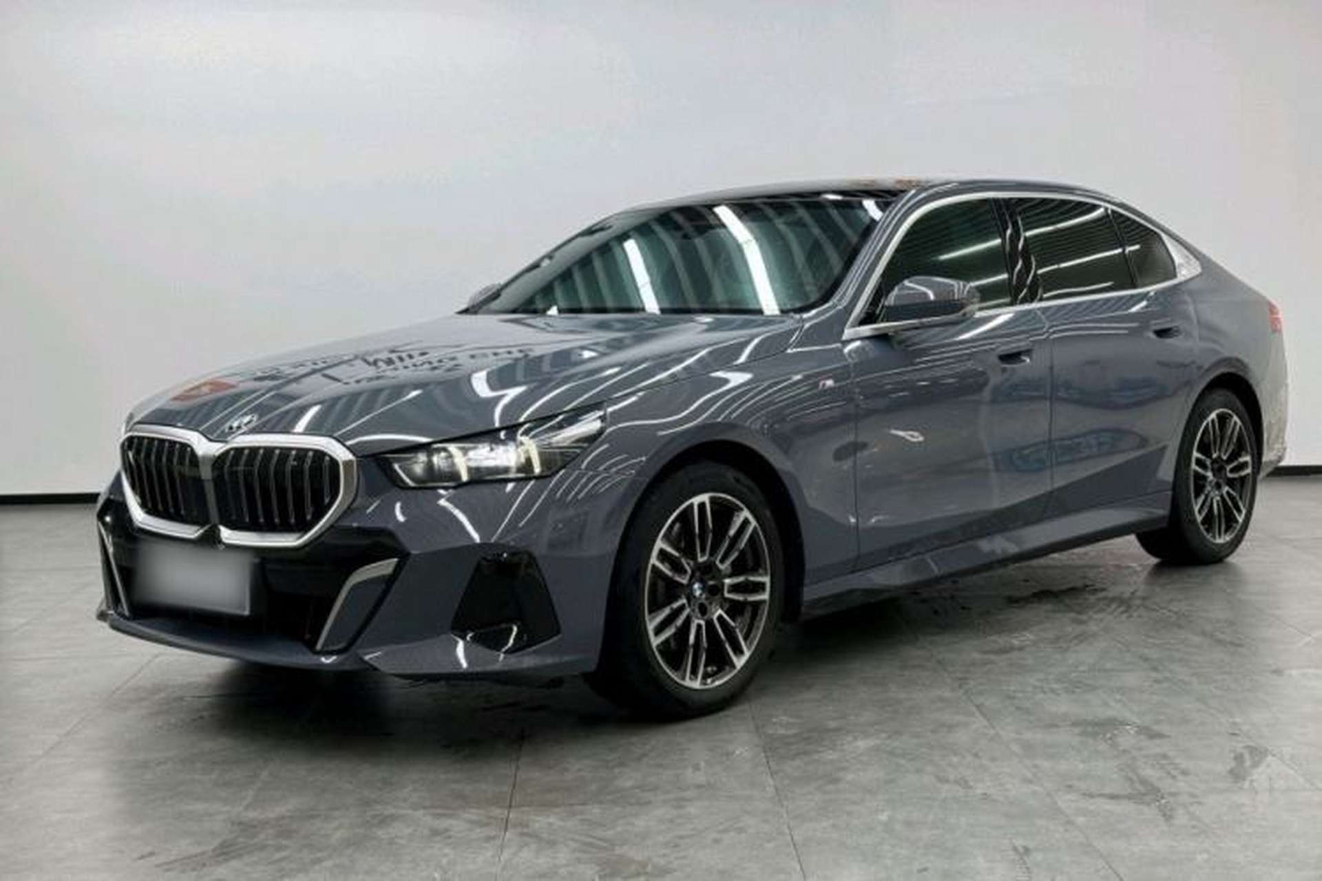 Used BMW 5 Series 2024 530Li Leading Model M Sport Package Front Left 45 Deg