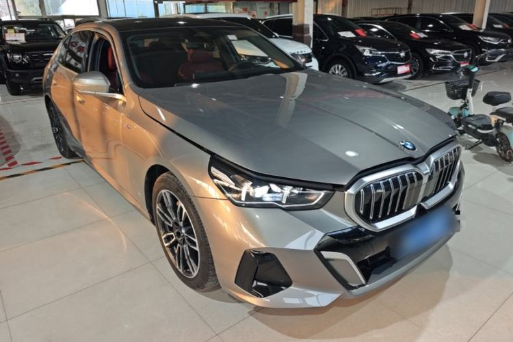Used BMW 5 Series 2024 530Li Leading Model M Sport Package Front Right 45 Deg