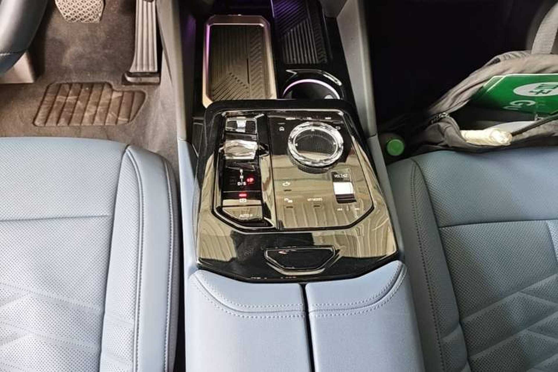 Used BMW 5 Series 2024 530Li Luxury Edition M Sport Package Gear Lever