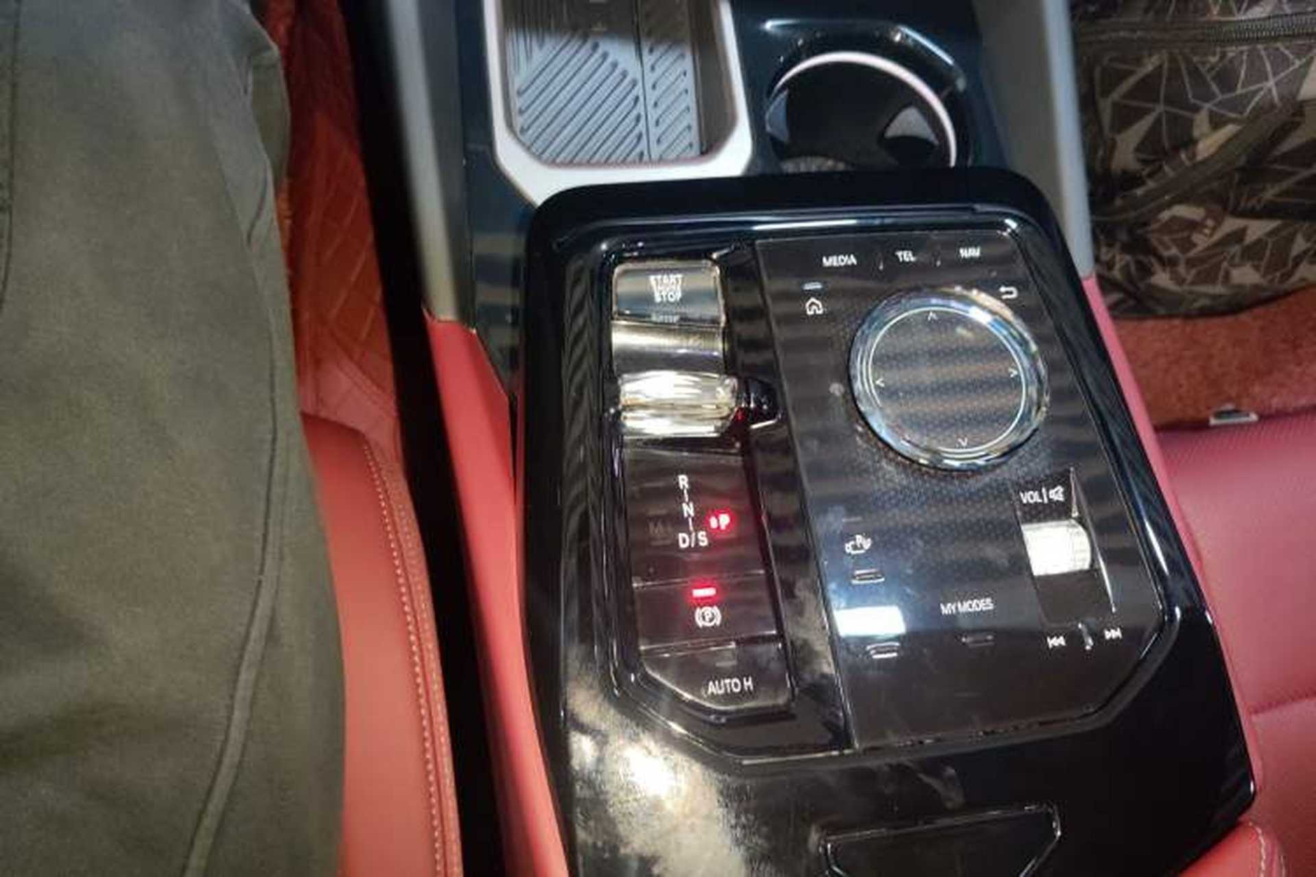 Used BMW 5 Series 2024 530Li Luxury Edition M Sport Package Gear Lever