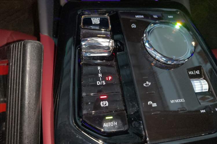 Used BMW 5 Series 2024 530Li Luxury Edition M Sport Package Gear Lever