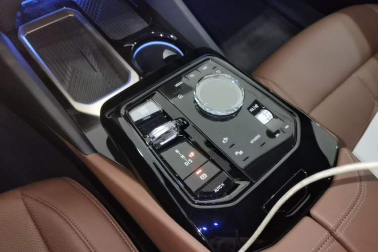 Used BMW 5 Series 2024 530Li Luxury Package Premium Edition Gear Lever