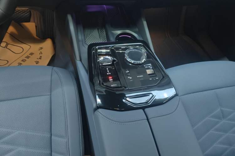 Used BMW 5 Series 2024 530Li Luxury Package Premium Edition Gear Lever