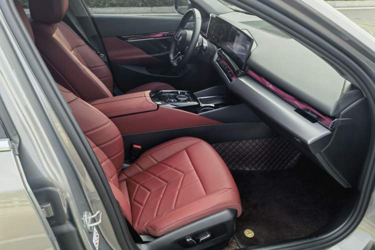 Used BMW 5 Series 2024 530Li Leading Model M Sport Package Interior 2