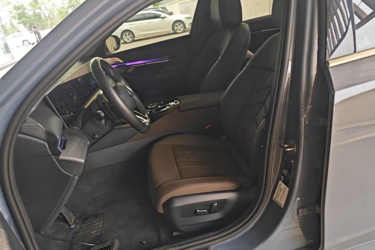 Used BMW 5 Series 2024 530Li Leading Model M Sport Package Left Front Seat