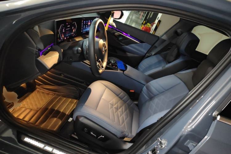 Used BMW 5 Series 2024 530Li Luxury Edition M Sport Package Left Front Seat