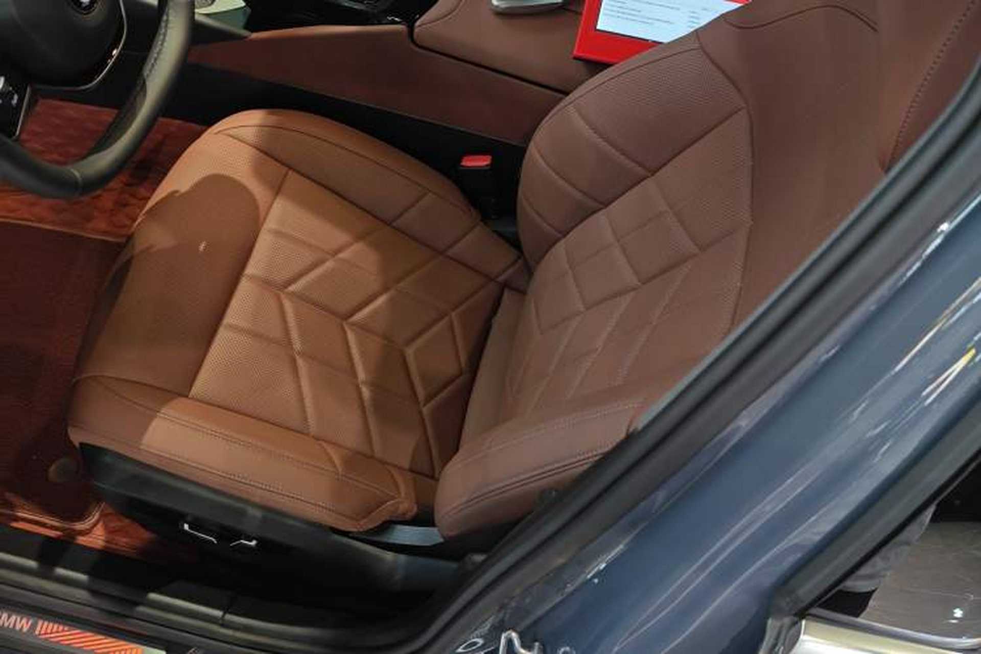 Used BMW 5 Series 2024 530Li Leading Luxury Package Left Front Seat