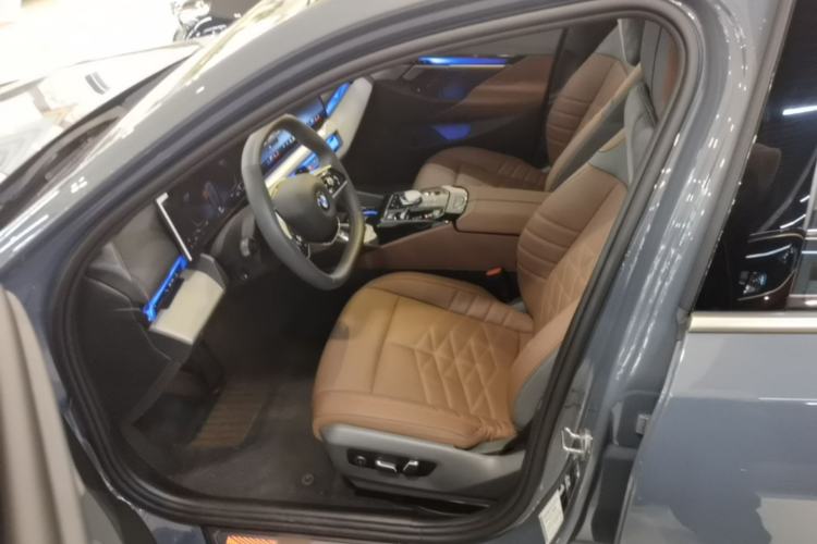 Used BMW 5 Series 2024 530Li Luxury Package Premium Edition Left Front Seat