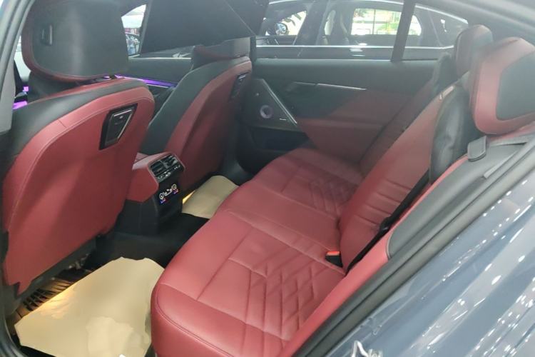 Used BMW 5 Series 2024 530Li Luxury Package Premium Edition Left Rear Seat