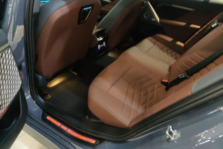 Used BMW 5 Series 2024 530Li Luxury Package Premium Edition Left Rear Seat