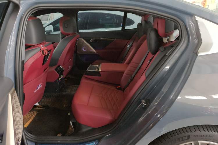 Used BMW 5 Series 2024 530Li Luxury Edition M Sport Package Left Rear Seat