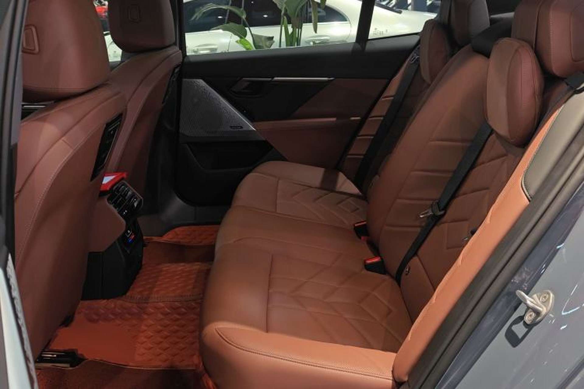 Used BMW 5 Series 2024 530Li Leading Luxury Package Left Rear Seat