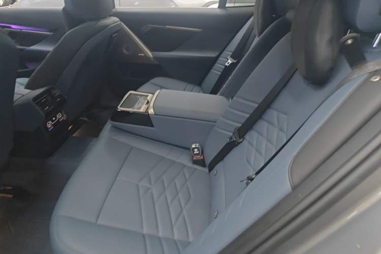 Used BMW 5 Series 2024 530Li Luxury Package Premium Edition Left Rear Seat