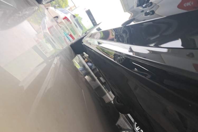 Used BMW 5 Series 2024 525Li M Sport Package Left Side Sill