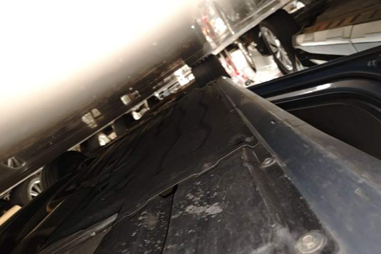 Used BMW 5 Series 2024 530Li Luxury Package Premium Edition Left Side Sill