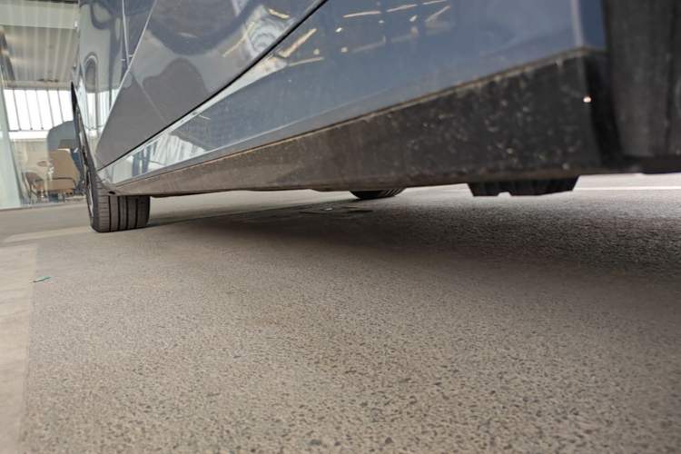 Used BMW 5 Series 2024 530Li Leading Model M Sport Package Left Side Sill