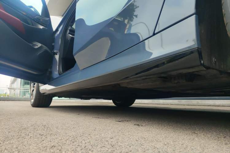 Used BMW 5 Series 2024 530Li Leading Model M Sport Package Left Side Sill