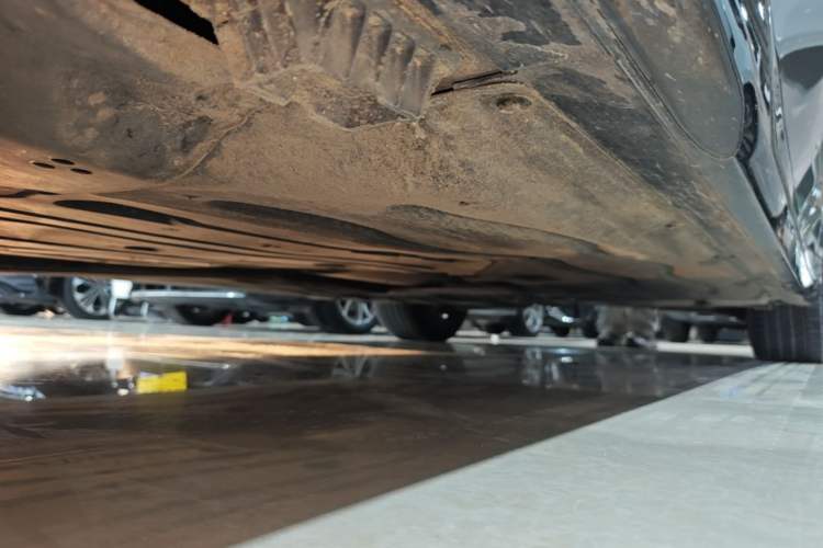 Used BMW 5 Series 2024 530Li Leading Model M Sport Package Left Side Sill