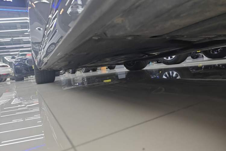 Used BMW 5 Series 2024 530Li Luxury Package Premium Edition Left Side Sill