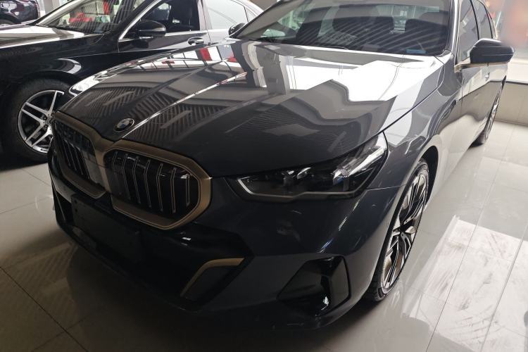 Used BMW 5 Series 2024 530Li Luxury Edition M Sport Package Guazi used car, China used car export, Used car for sale, Used cars, Cheapest cars for sale