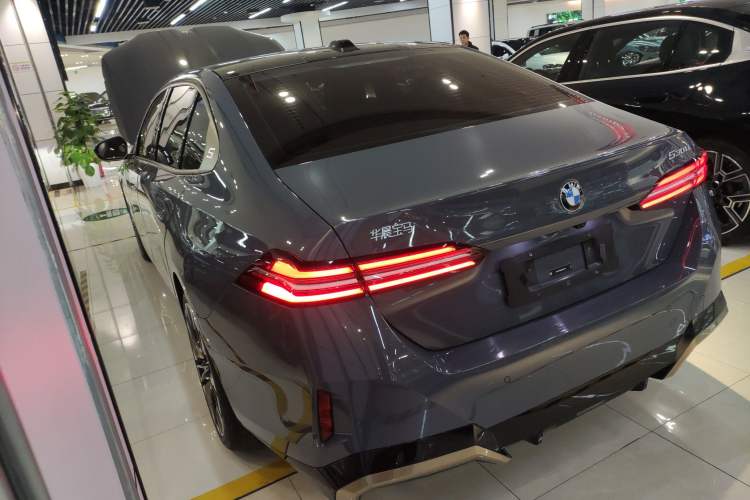 Used BMW 5 Series 2024 530Li Luxury Edition M Sport Package Rear Left 45 Deg