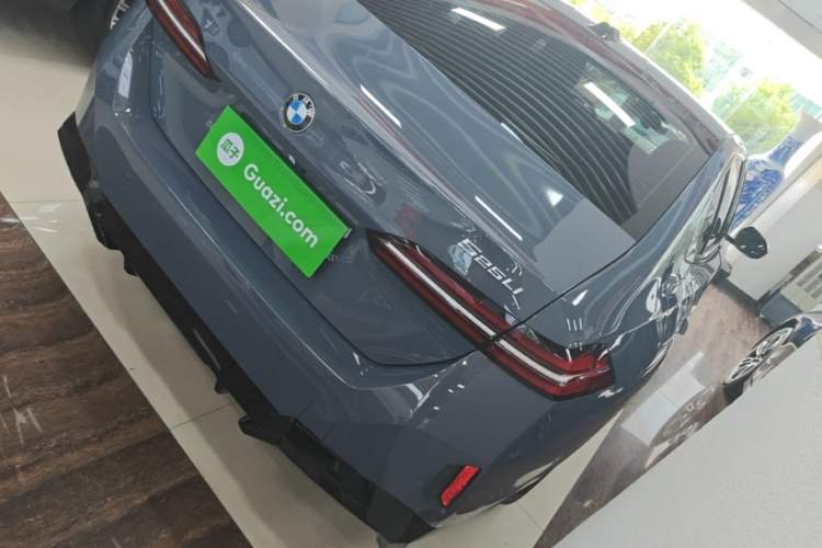 Used BMW 5 Series 2024 525Li M Sport Package Rear Right 45 Deg