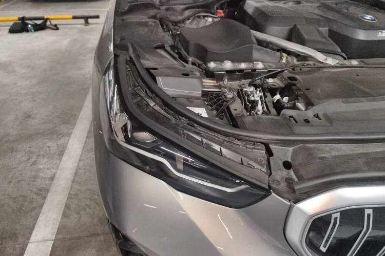 Used BMW 5 Series 2024 530Li Leading Model M Sport Package Right Front Headlight