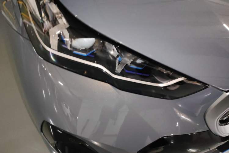 Used BMW 5 Series 2024 530Li Luxury Edition M Sport Package Right Front Headlight