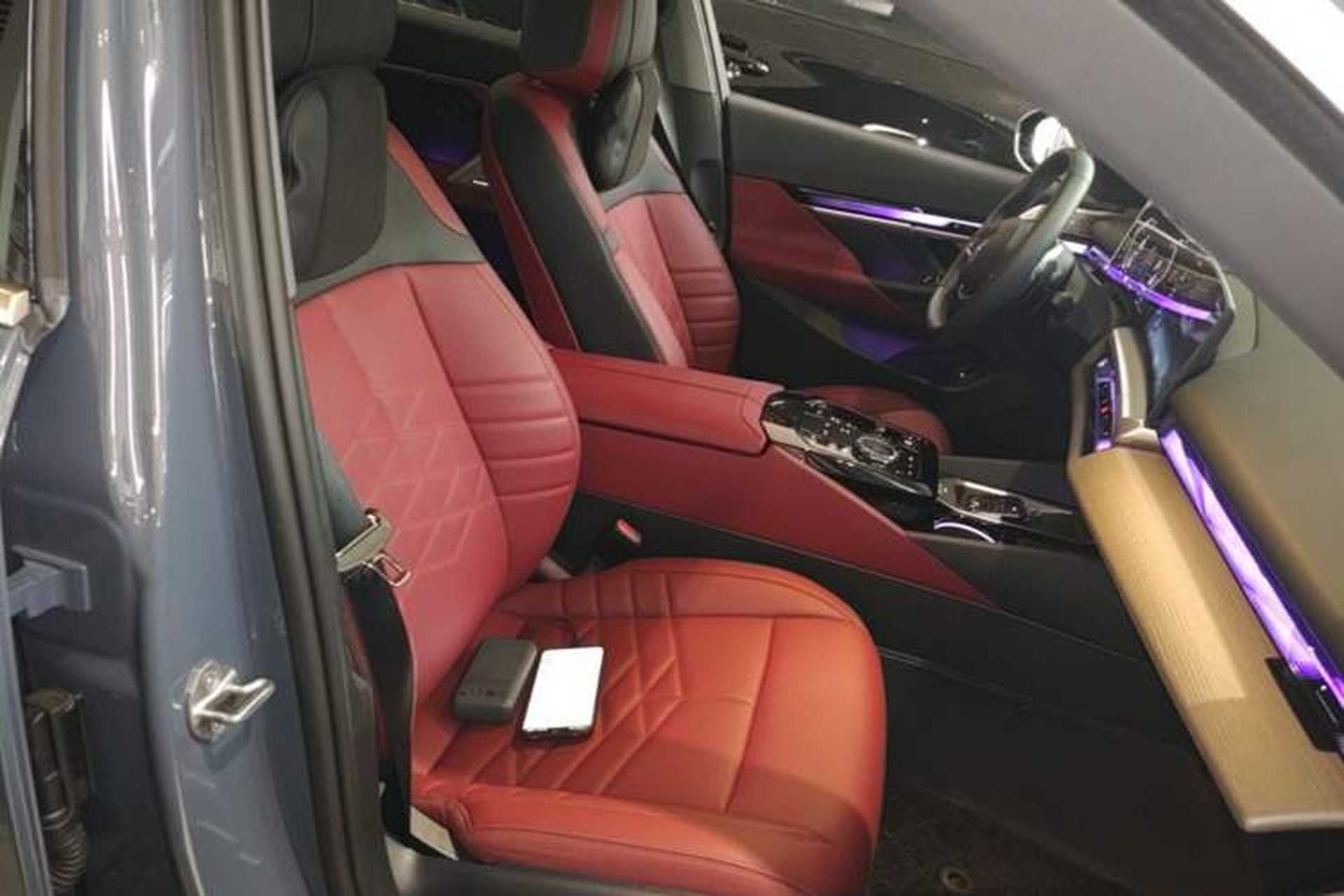 Used BMW 5 Series 2024 530Li Luxury Package Premium Edition Right Front Seat