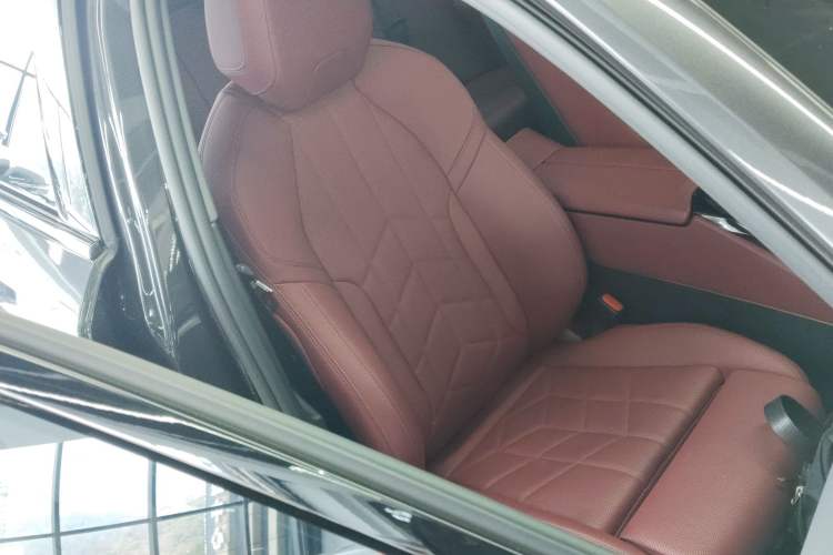 Used BMW 5 Series 2024 525i M Sport Package Right Front Seat