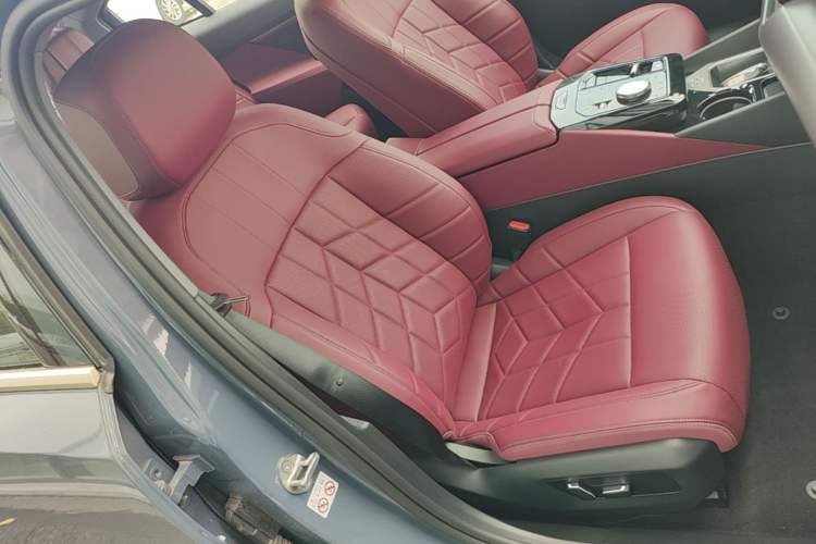 Used BMW 5 Series 2024 530Li Leading Model M Sport Package Right Front Seat
