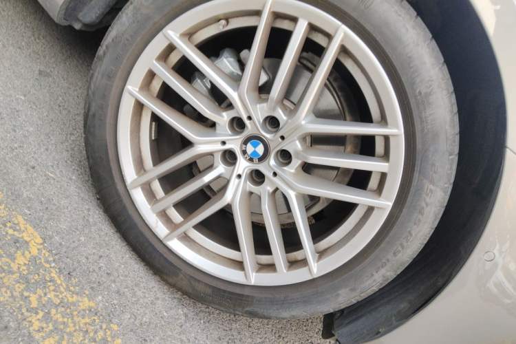 Used BMW 5 Series 2024 525Li Luxury Package Right Front Wheel Hub