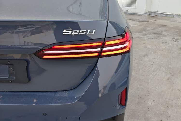 Used BMW 5 Series 2024 525Li M Sport Package Right Rear Taillight