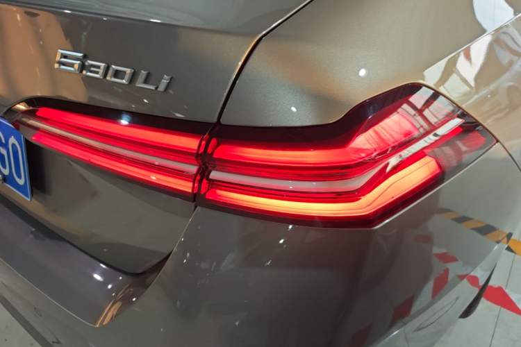 Used BMW 5 Series 2024 530Li Leading Model M Sport Package Right Rear Taillight