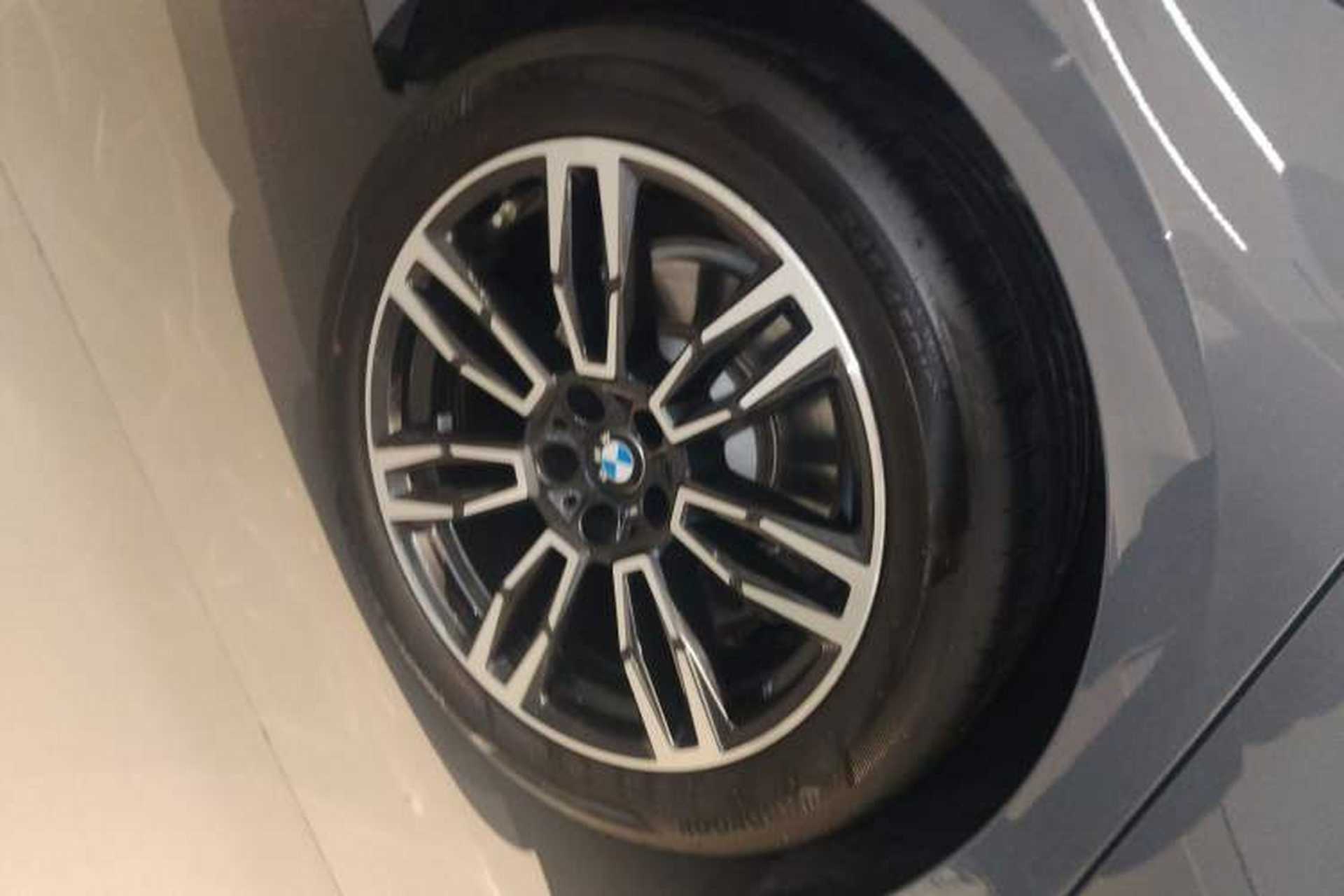 Used BMW 5 Series 2024 530Li Leading Model M Sport Package Right Rear Wheel Hub