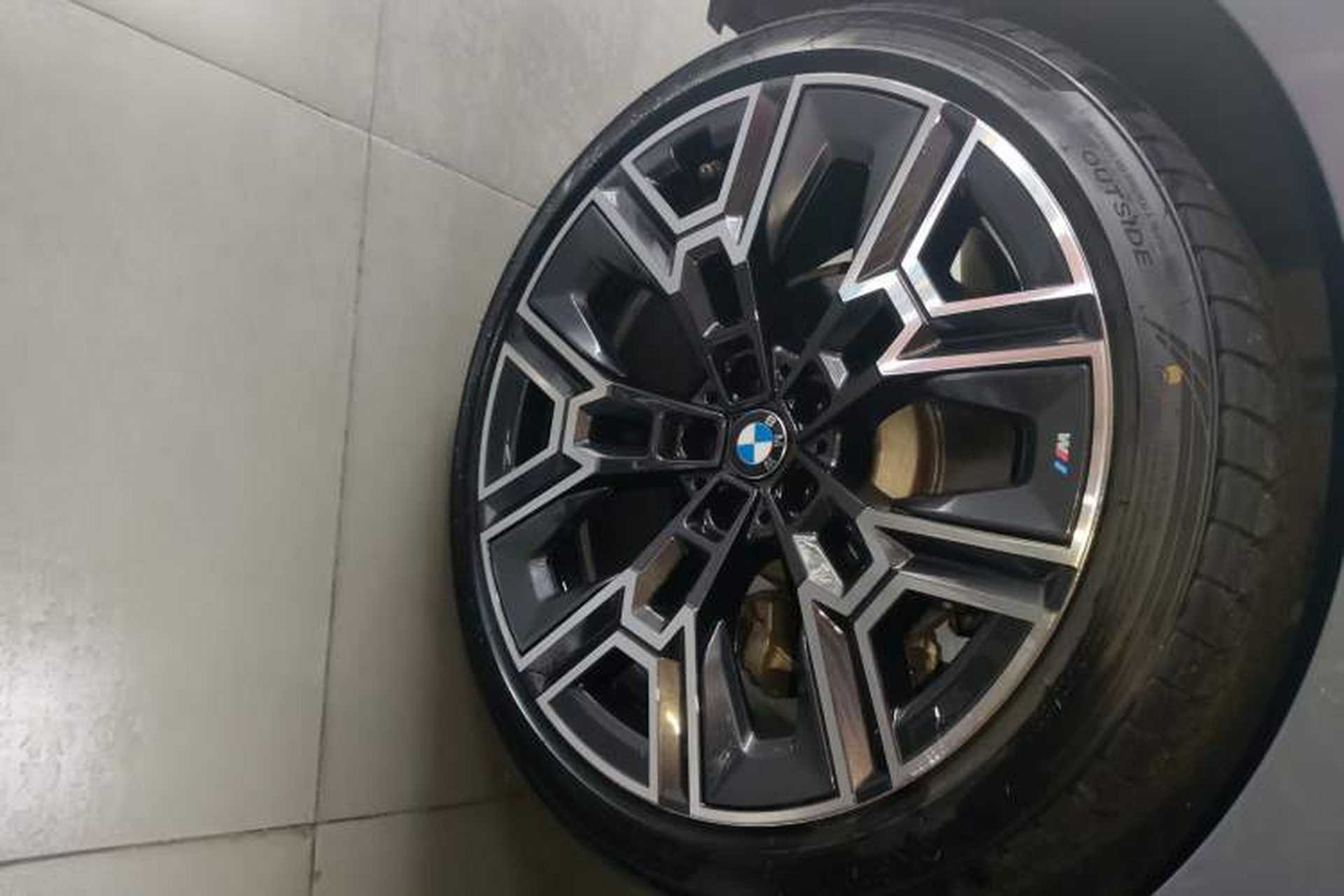 Used BMW 5 Series 2024 530Li Luxury Edition M Sport Package Right Rear Wheel Hub