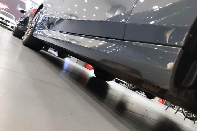 Used BMW 5 Series 2024 530Li Luxury Package Premium Edition Right Side Sill