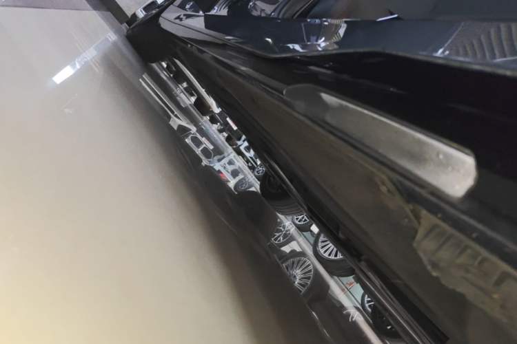 Used BMW 5 Series 2024 525Li M Sport Package Right Side Sill