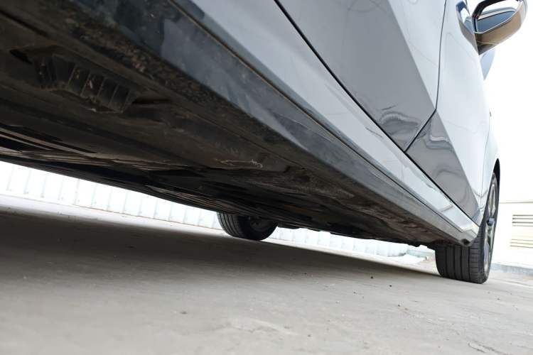 Used BMW 5 Series 2024 525Li M Sport Package Right Side Sill
