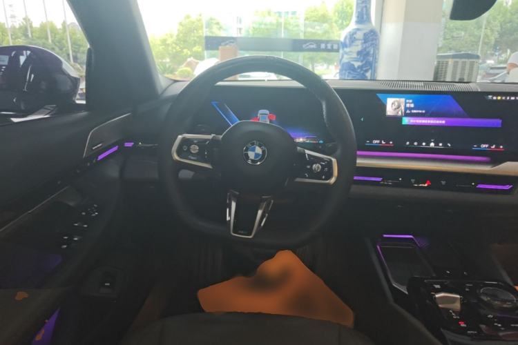 Used BMW 5 Series 2024 525Li M Sport Package Steering Wheel