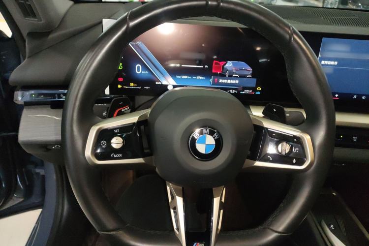 Used BMW 5 Series 2024 530Li Luxury Edition M Sport Package Steering Wheel