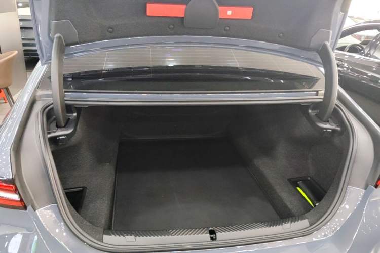 Used BMW 5 Series 2024 530Li Luxury Package Premium Edition Trunk