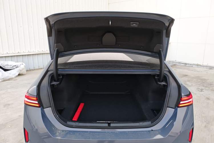 Used BMW 5 Series 2024 525Li M Sport Package Trunk
