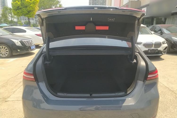 Used BMW 5 Series 2024 530Li Luxury Package Premium Edition Trunk